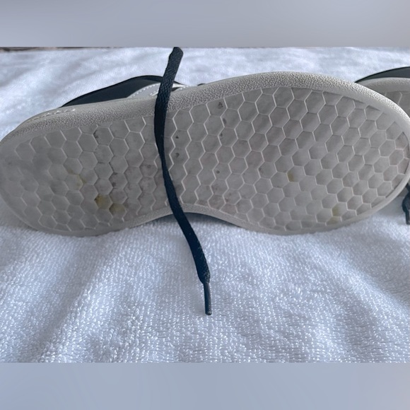 Adidas black shoes - Picture 4 of 7